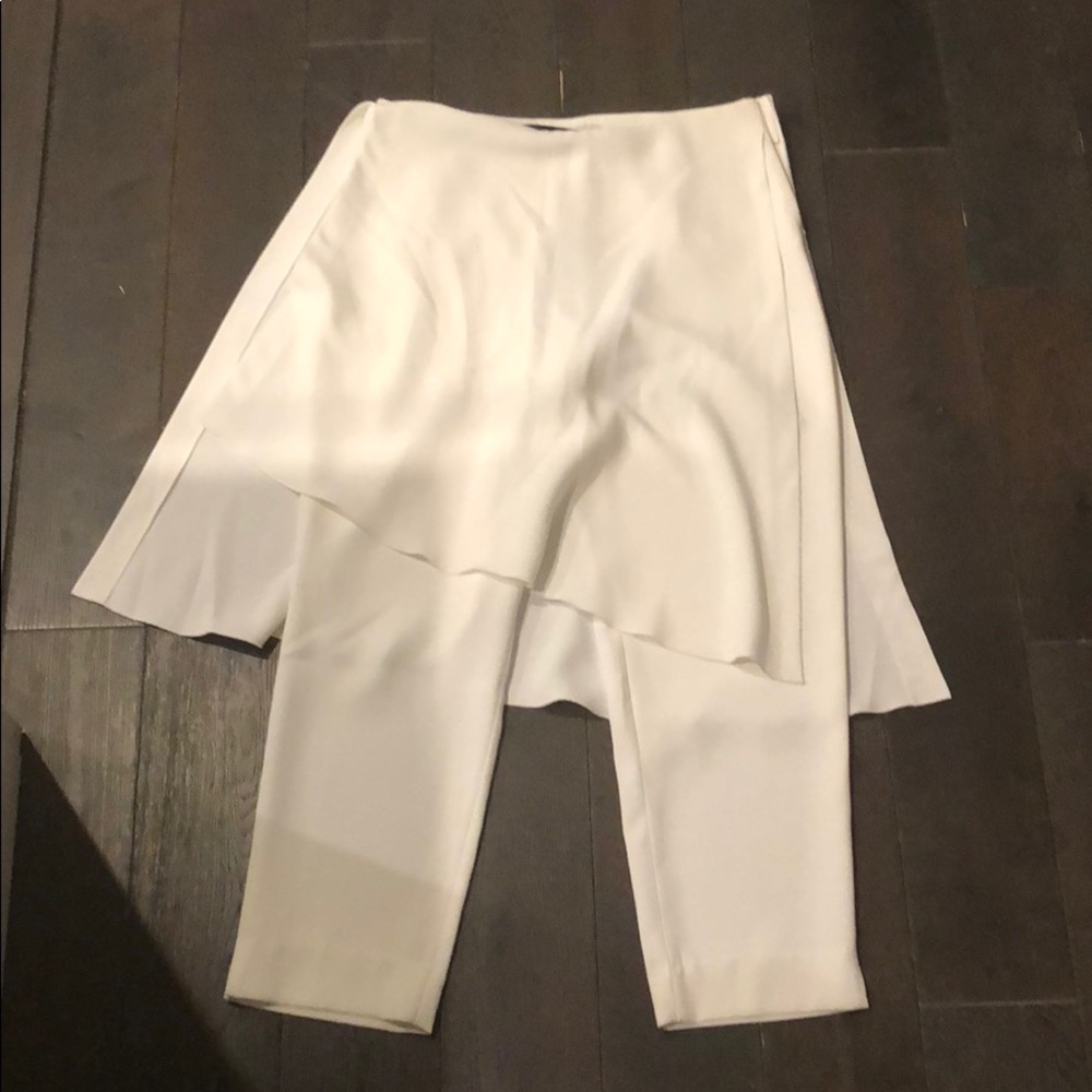 Zara white cropped leg pants
